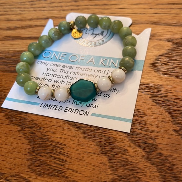 T Jazelle limited edition - Picture 2 of 3